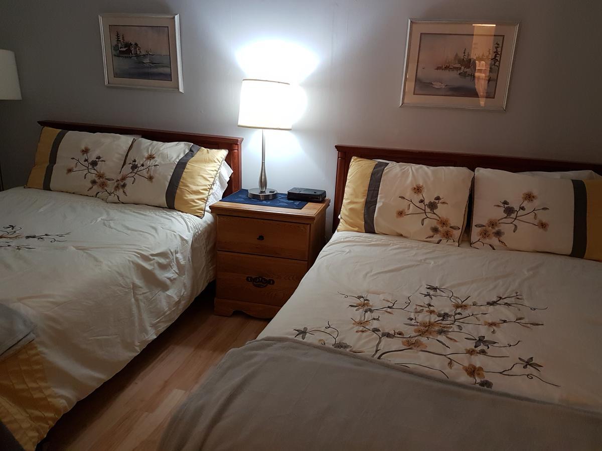 Pinecone Motel Сассекс Екстер'єр фото
