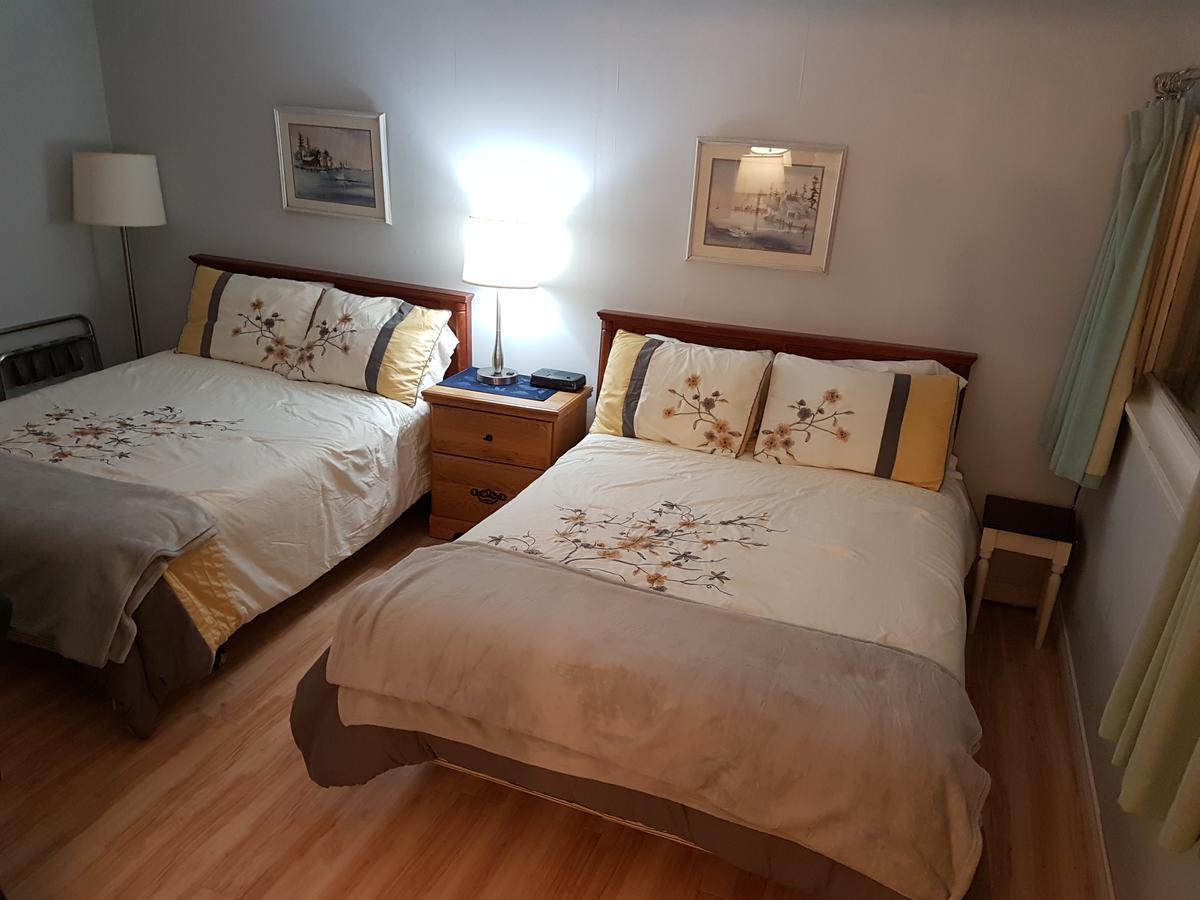Pinecone Motel Сассекс Екстер'єр фото