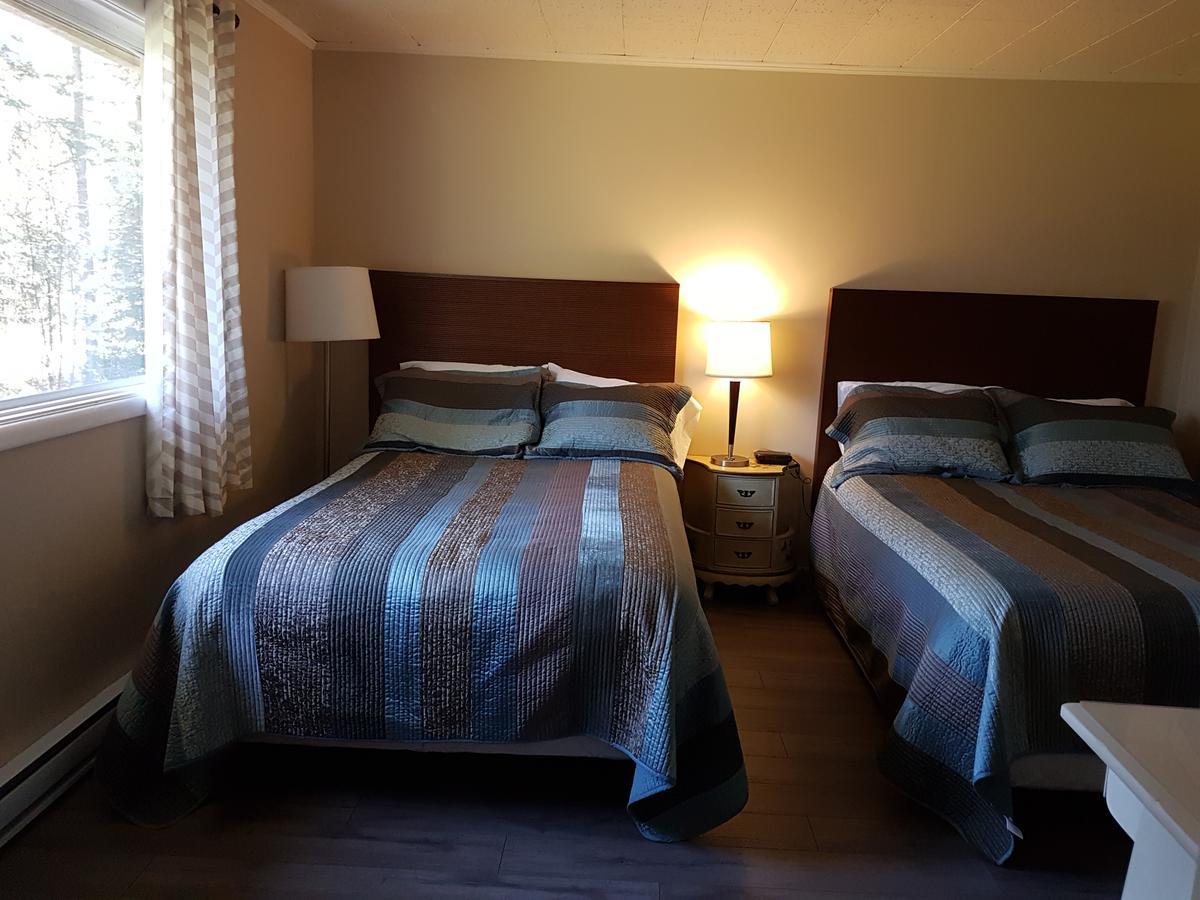 Pinecone Motel Сассекс Екстер'єр фото