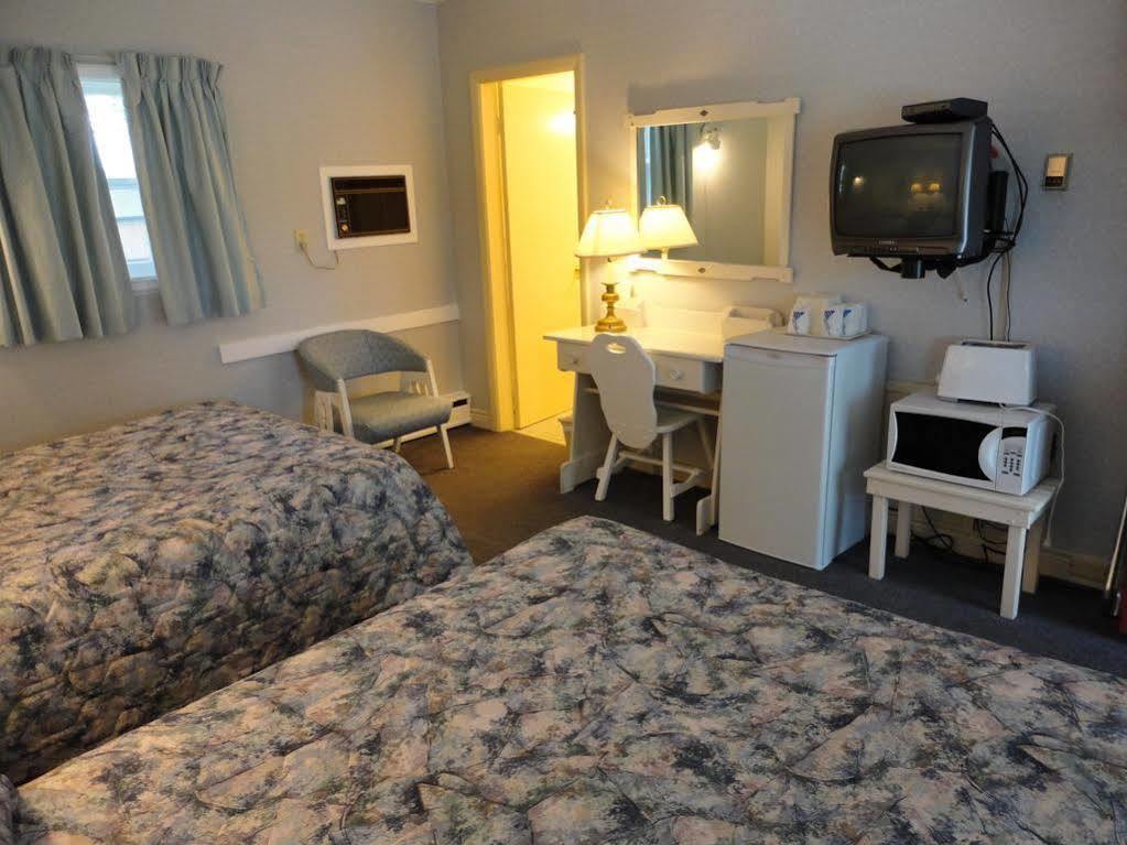 Pinecone Motel Сассекс Екстер'єр фото