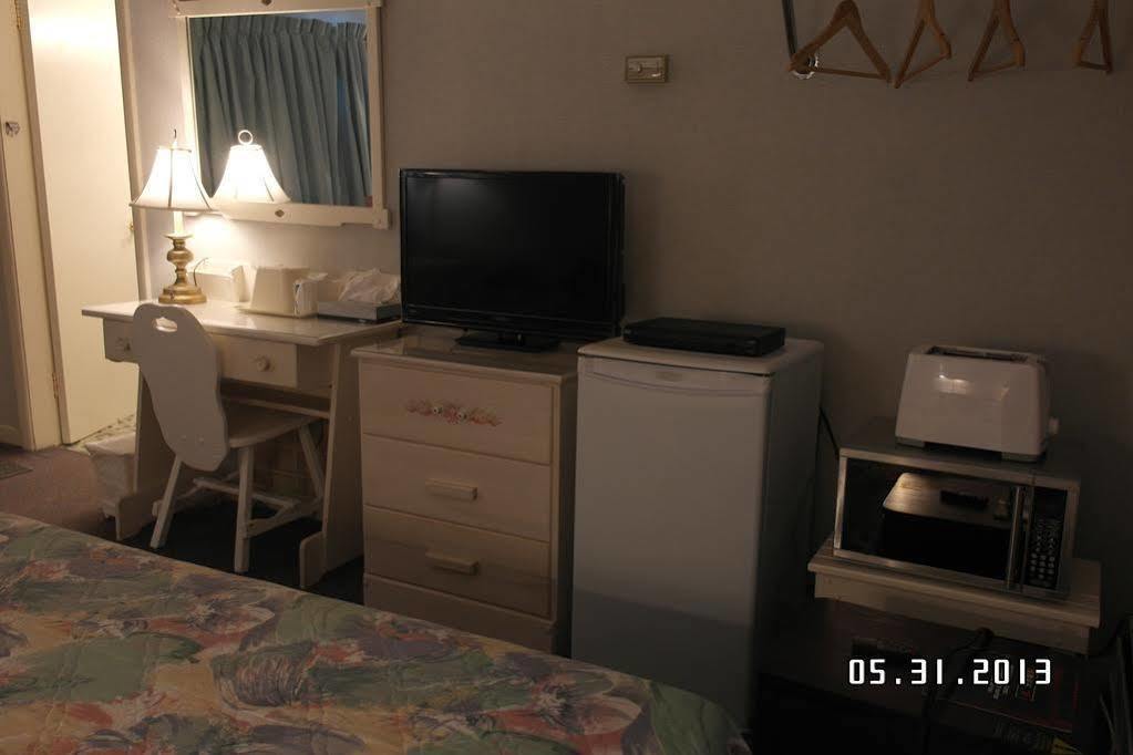 Pinecone Motel Сассекс Екстер'єр фото