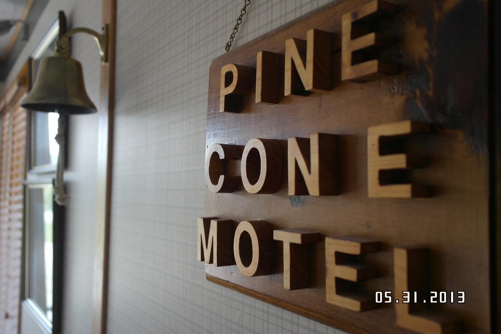 Pinecone Motel Сассекс Екстер'єр фото